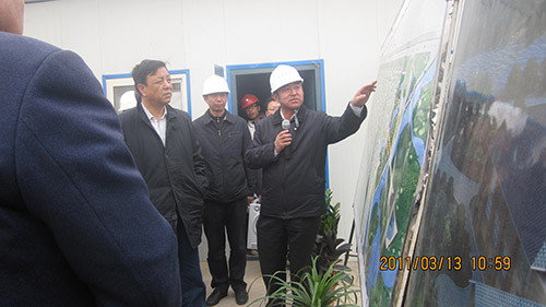 3月13日，吴忠市委*白雪山一行在青铜峡市领导陪同下，视察指导上陵集团“黄河外滩”项目。