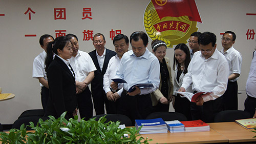 5月21日，共青团**处第一*陆昊一行调研指导集团团委工作。