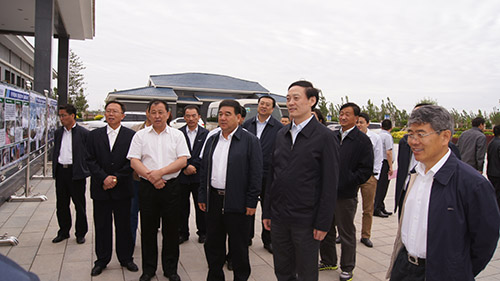 5月28日，国家农业部*组副*、副部长余欣荣一行在自治区*委副*崔波等领导陪同下视察指导翔达牧场工作。