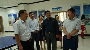 5月26日，银川市委副秘书长黄振亚一行调研指导集团*建工作。